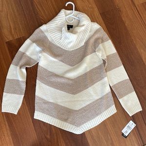 BCX Oatmeal/tan Sweater size small NWT